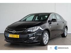 Opel Astra - 1.4 Turbo 140PK Business+ | Eerste Eigenaar | Trekhaak Afn. | Camera | Navigatie | Parkeer