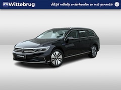 Volkswagen Passat Variant - 1.4 TSI PHEV 218pk DSG GTE Business / Panoramadak / LED Koplampen / Virtual Cockpit Pro /