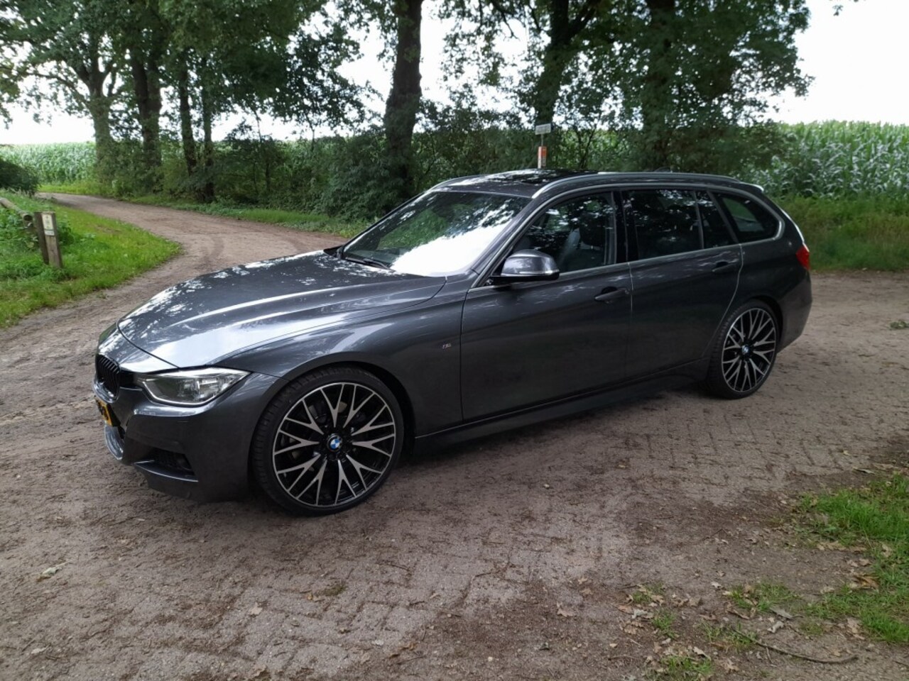 BMW 3-serie - 328I HIGH EXECUTIVE / M-sport / Origineel NL / Dealer onderhouden / Afneembare trekhaak OE - AutoWereld.nl