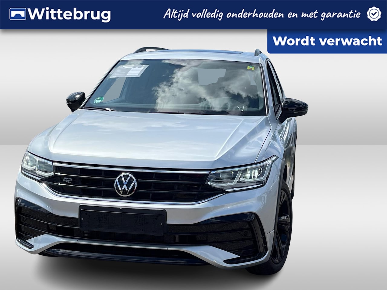 Volkswagen Tiguan - 1.4 TSI eHybrid 245pk DSG R-Line / Panoramadak / Black Style / Elek Zwenkbare Trekhaak / E - AutoWereld.nl