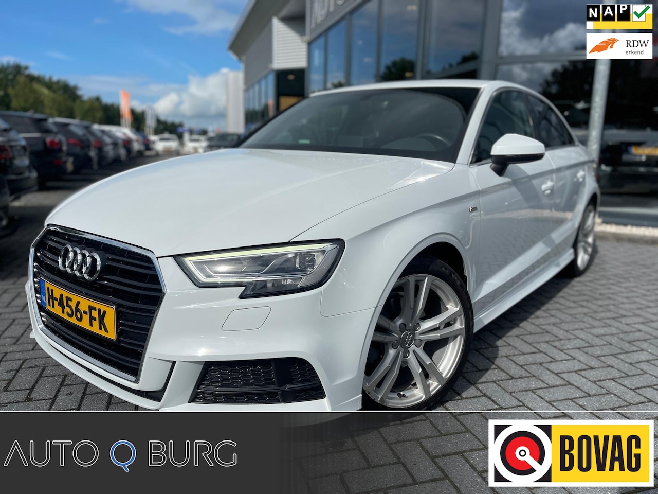 Audi A3 Limousine - 30 TFSI Sport 3x S Line | Automaat | Trekhaak | Navi | LED | Climate | PDC | Volledig Deal - AutoWereld.nl
