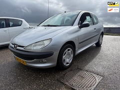 Peugeot 206 - 1.6-16V Gentry Automaat Airco Half-Leder 2DeEigenaar