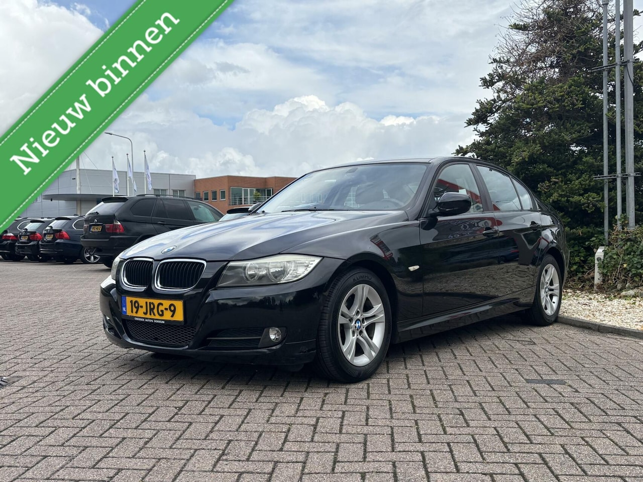 BMW 3-serie - 320i Business Line 320i Business Line, Leer, Groot Navi ! - AutoWereld.nl
