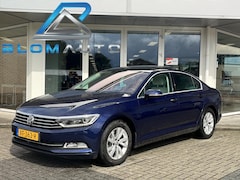 Volkswagen Passat - 1.5TSI Highline PANO+ACC+LED+TREKH+VIRTUAL