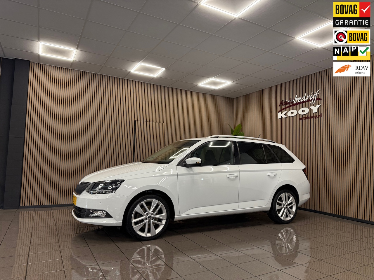Skoda Fabia Combi - 1.0 TSI Style Business * Automaat / Navigatie / Parkeersensoren / NL Auto * - AutoWereld.nl