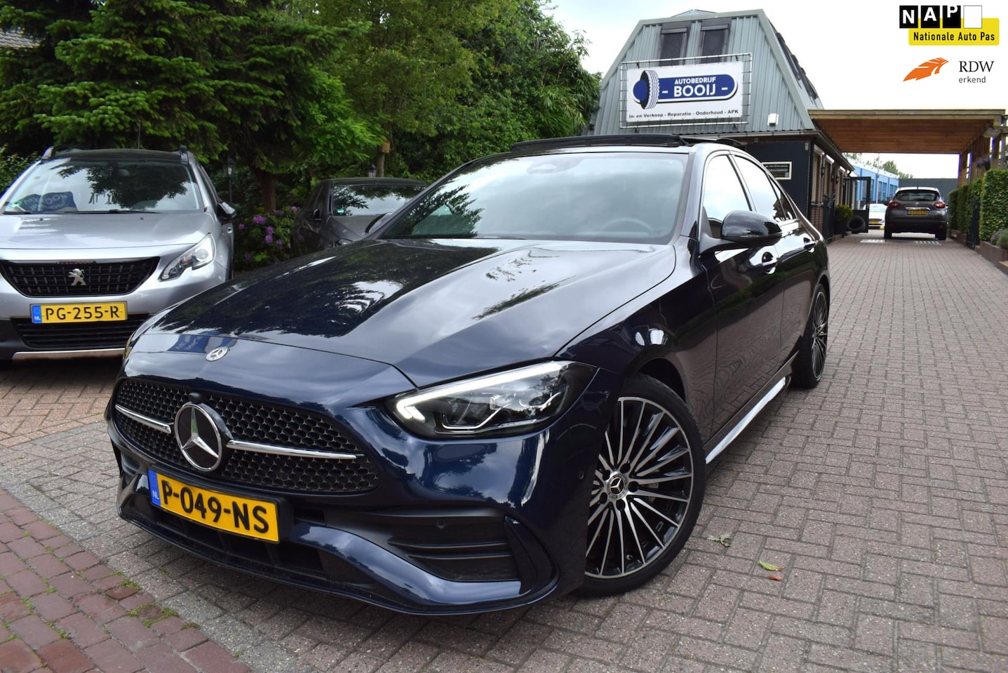 Mercedes-Benz C-klasse - 200 Launch Edition AMG Line AUTOM/PANO/CRUISE/NAVI/AIRCO-ECC/TREKH/MATRIX LED/PDC V+A/NL-A - AutoWereld.nl