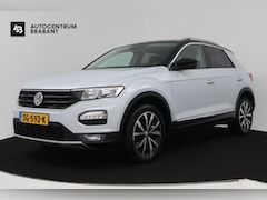 Volkswagen T-Roc - 1.5 TSI Style (TREKHAAK, PARKEERSENSOREN, CRUISE CONTROL ADAPTIEF, NAVIGATIE, NL-AUTO, GOE