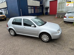 Volkswagen Golf - 1.6-16V Sportline