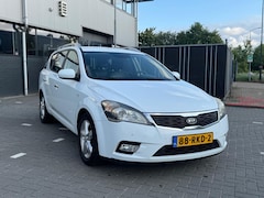 Kia Cee'd Sporty Wagon - 1.4 CVVT Navigator Plus Pack LEER|NAVI|CAMERA
