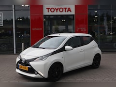 Toyota Aygo X - X-PLAY 5-DEURS AIRCO CRUISE LM-VELGEN AUDIO-STUURWIELBED. LED-DAGRIJ BLUETOOTH CAMERA