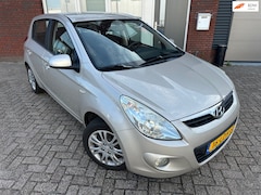 Hyundai i20 - 1.4i DynamicVersion / 5DRS / Airco / NAP