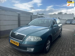 Skoda Octavia Combi - 2.0 TDI Elegance CLIMA/ AUTOMAAT/ LM VELGEN