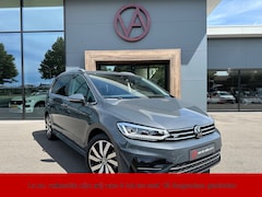 Volkswagen Touran - 1.5 TSI 150pk DSG R-line Highline | Led | Trekhaak | Dode hoek | Camera | Keyless | Rijkla