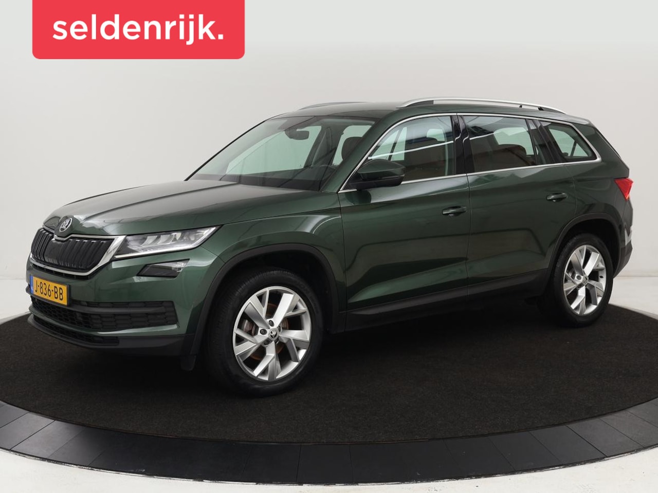 Skoda Kodiaq - 1.5 TSI Business Edition 7-persoons | Leder | Trekhaak | Stoelverwarming | Carplay | Camer - AutoWereld.nl