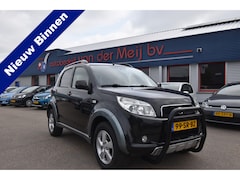 Daihatsu Terios - 1.5-16v Exclusive 4WD , TREKHAAK , AIRCO , LMV16 , MISTL V , LEDER BEKL ,