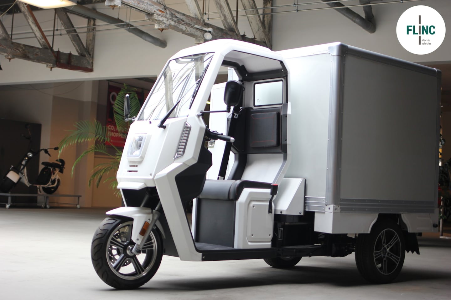 Flinc-EV TukTuk - Lithium 7.2 Full operational leaseprijs vanaf € 385,- p/m. - AutoWereld.nl