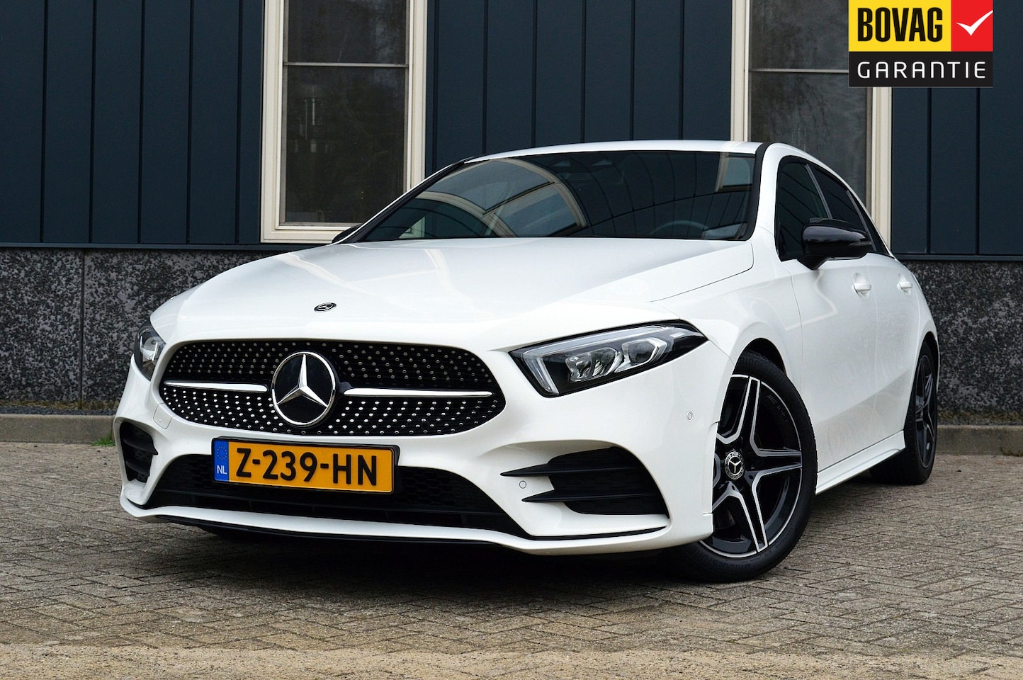Mercedes-Benz A-klasse - 250 AMG-Line Rijklaarprijs-Garantie Led Navigatie Sfeerverlichting Sport Interieur - AutoWereld.nl