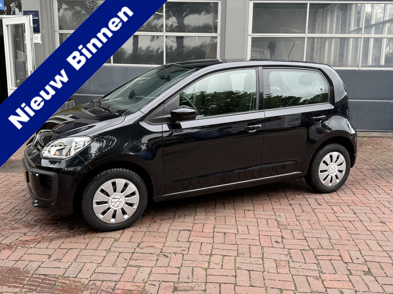 Volkswagen Up! - 1.0 Bj 2021 Km 77.000 Airco,Electr.ramen,Cv,Radio/cd 1e eigen dealer onderhouden - AutoWereld.nl