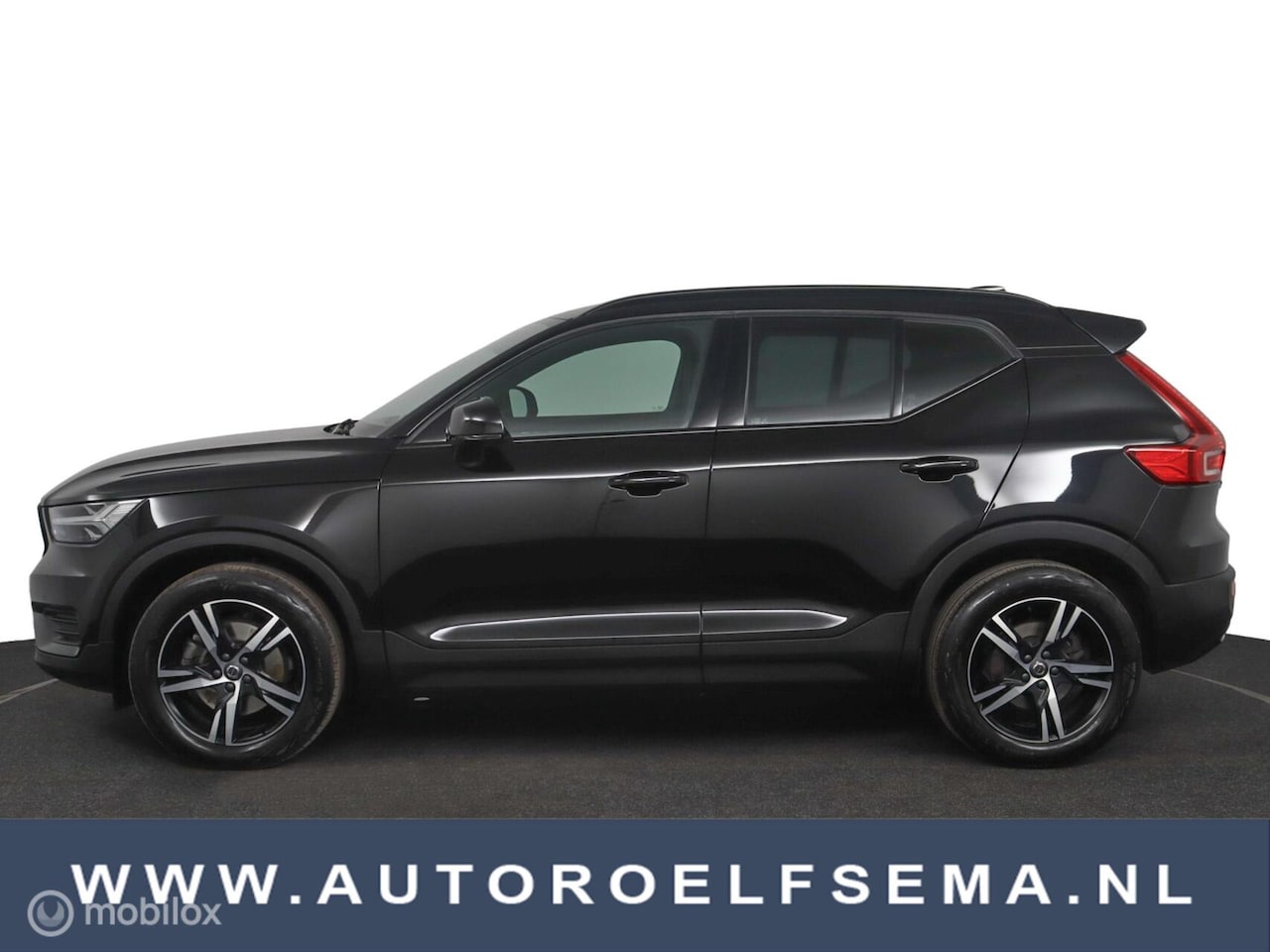 Volvo XC40 - 2.0 B4 4 CILINDER! R-Design|ACC|PILOT|st&st verw. - AutoWereld.nl