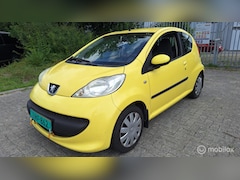 Peugeot 107 - 1.0-12V XR