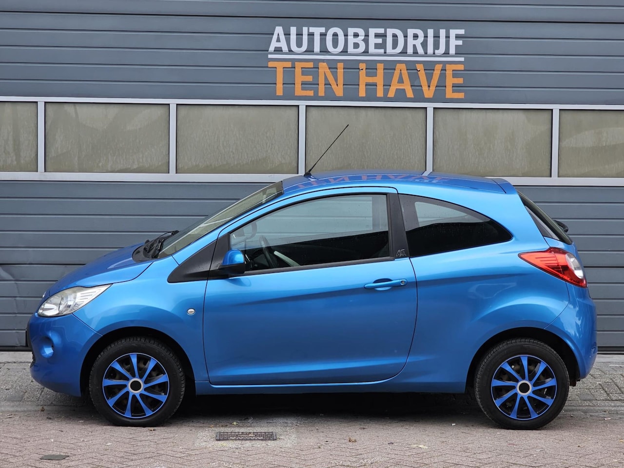 Ford Ka - 1.2 Titanium | APK | BLUE EDITION | ONDERHOUDSBOEKJES | - AutoWereld.nl