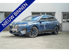 BMW iX - xDrive40 Sport Edition | Sky Lounge Roof | Softclose | Trekgewicht 2500kg