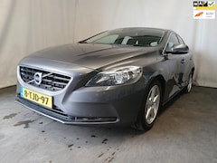 Volvo V40 - 1.6 D2 Momentum - Airco - Linker Zijschade
