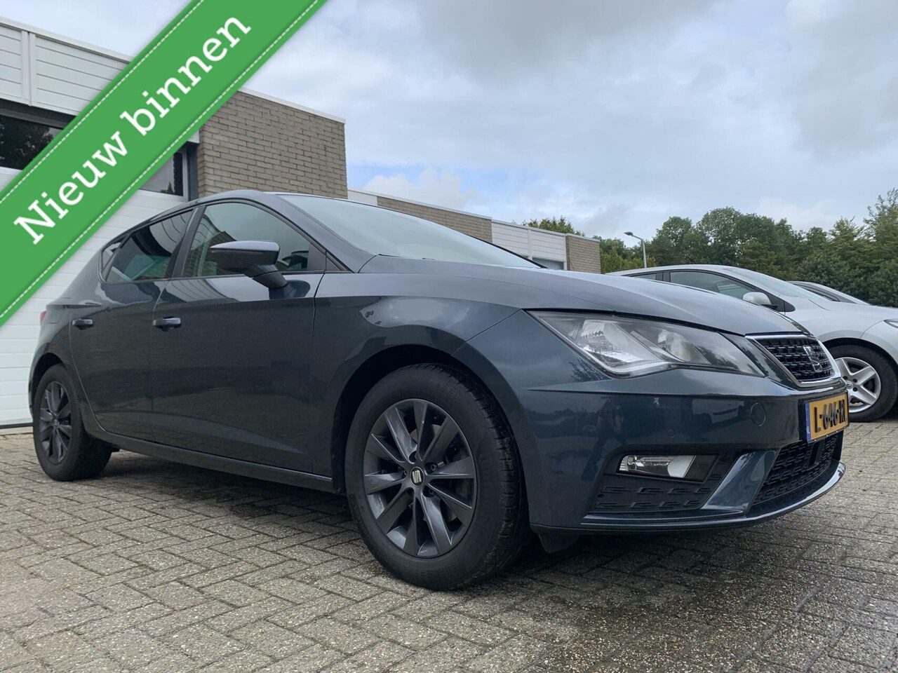 SEAT Leon - 1.5 TSI Style NWE APK CarPlay Keyless Cruise control Airco Elektrische pakket - AutoWereld.nl