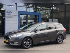 Ford Focus Wagon - 125PK ST-LINE TREKHAAK STOEL/STUUR/VOORRUITVERW. NAVI P-SENSOREN PRIVACY-GLASS