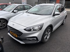 Ford Focus - 1.5 EcoBoost Active Business | Trekhaak | Stuur/stoel/voorruitverwarming | Navigatie | Key