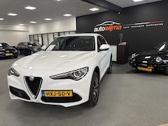 Alfa Romeo Stelvio - 2.0 Turbo 280pk AWD Super Q4 Apple carplay, stuurschakeling, performance pack, stoel/stuur
