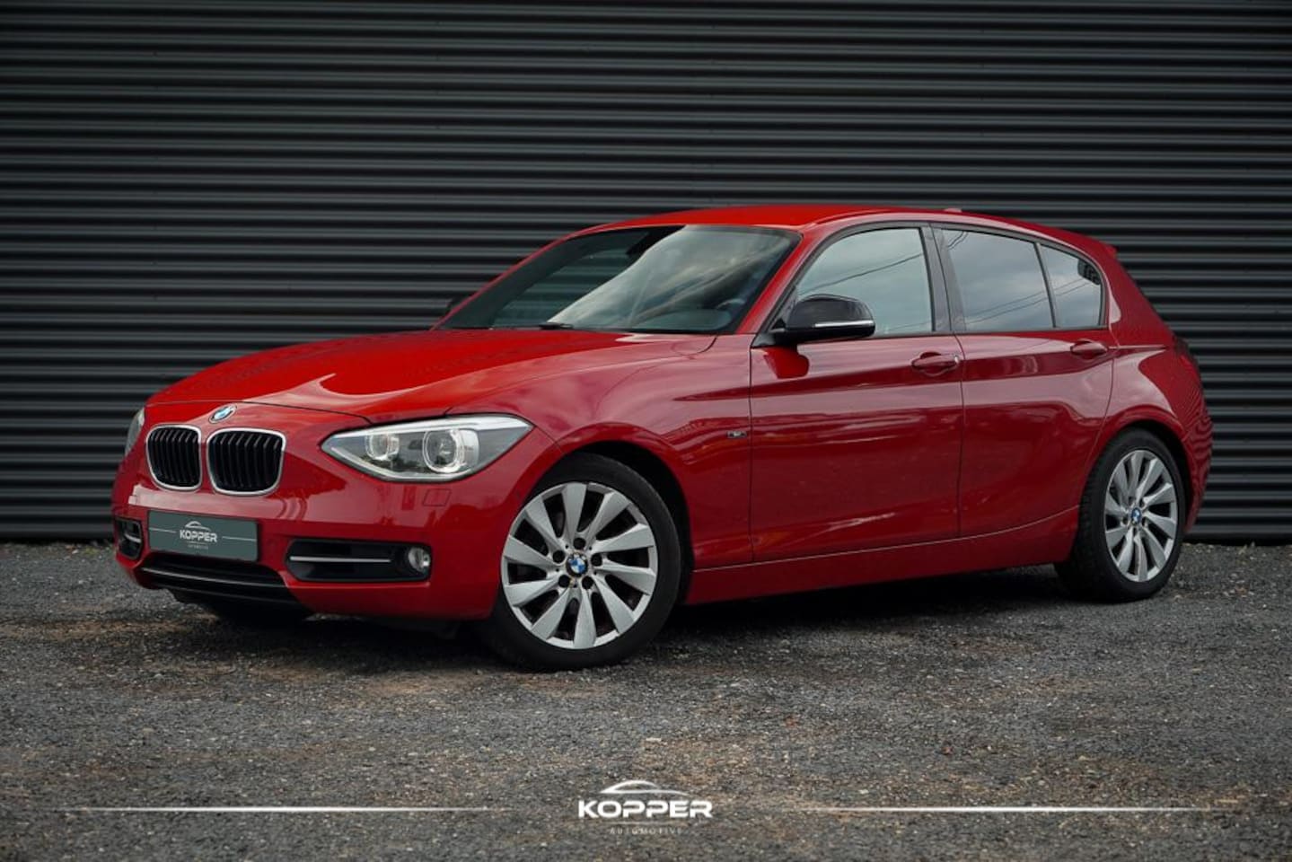 BMW 1-serie - 118i Business Sport / 5 Drs / Trekhaak / Navi / Meeneemprijs - AutoWereld.nl