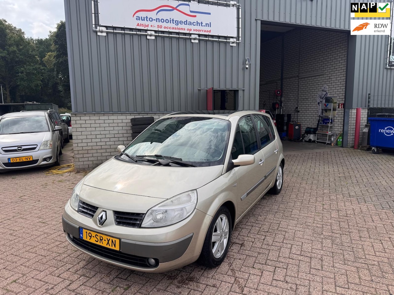 Renault Scénic - 2.0-16V Privilège Luxe 2.0-16V Privilège Luxe - AutoWereld.nl