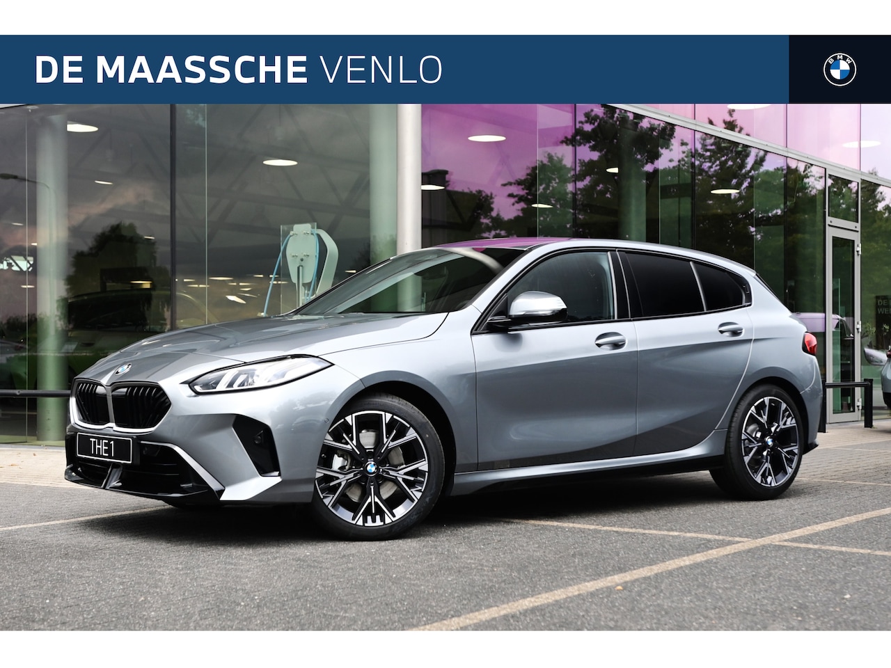 BMW 1-serie - 120 M Sport Automaat / Sportstoelen / Achteruitrijcamera / M Adaptief onderstel / Parking - AutoWereld.nl