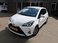 Toyota Yaris - 1.5 Hybrid Achteruitrijcamera, CC, Bluetooth, NAVI, ECC, Leder, Grootlicht assistent, 15"