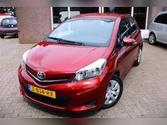 Toyota Yaris - 1.3 Achteruitrijcamera, Bluetooth, Airco, Elektr. ramen V, Boordcomputer, Leder, Nieuwe AP
