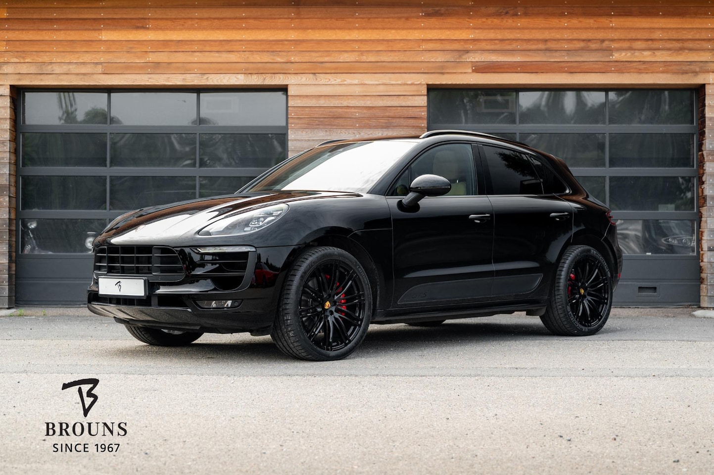 Porsche Macan - GTS 360pk | BiColor Leder | Camera | LED | CarPlay - AutoWereld.nl