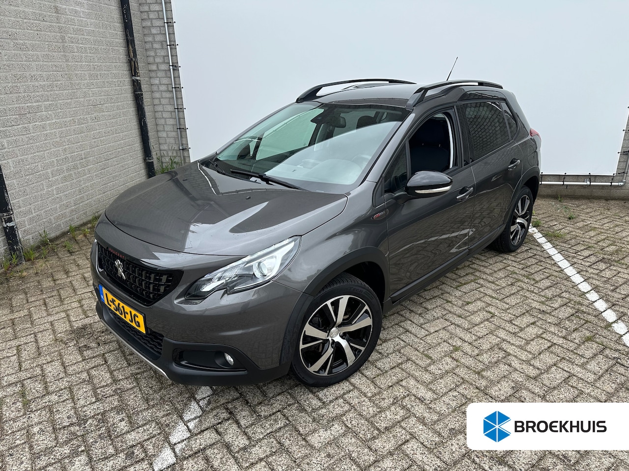 Peugeot 2008 - 1.2 PureTech GT-Line | Achterbank in delen neerklapbaar | Achteruitrijcamera | Bestuurders - AutoWereld.nl