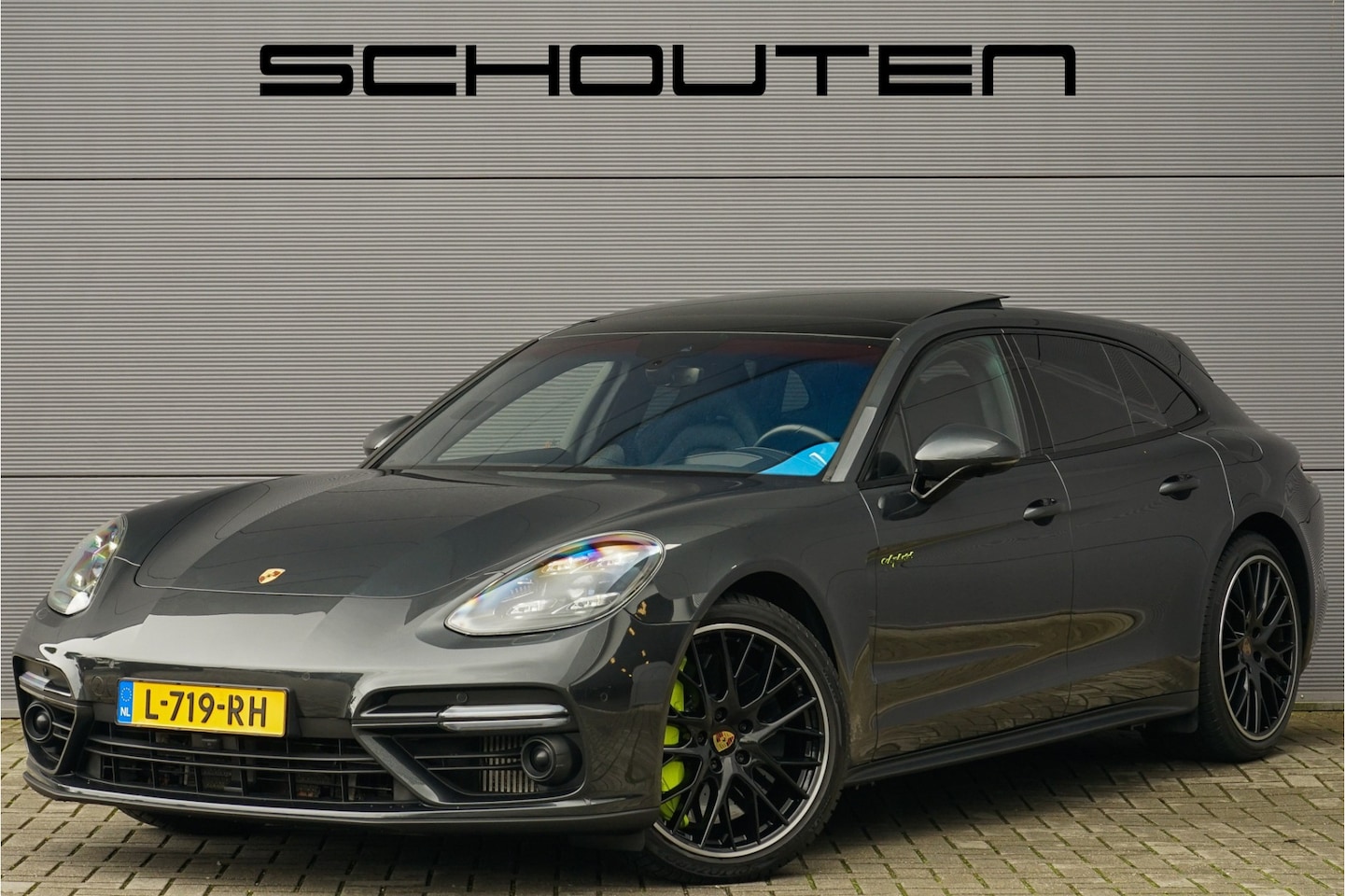 Porsche Panamera Sport Turismo - 4.0 Turbo S E-Hybrid Pano Burmester Keramisch Sportstoelen - AutoWereld.nl