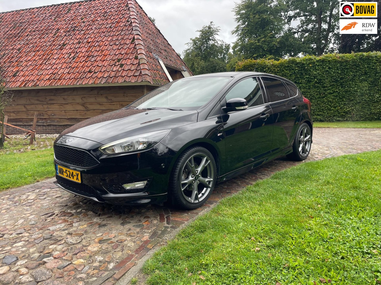Ford Focus - 1.0 ST-Line NL auto-51.000 km- Navi-ruitverw-PDC-18"- - AutoWereld.nl