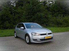 Volkswagen Golf - 1.2 TSI Trendline . 5 Drs . Airco . Elec ramen en spiegels . LMV . enz