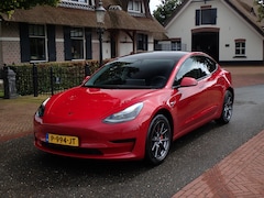 Tesla Model 3 - Standard RWD Plus premium * PERFORMANCE LOOK