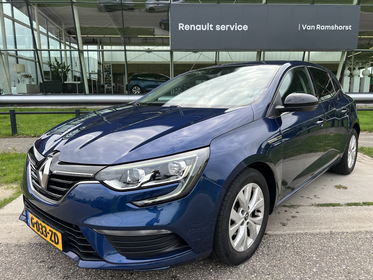 Renault Mégane - 1.3 TCe Limited / Cruise / Climate / Parkeersensor / Keyless / Applecarplay - Androidauto - AutoWereld.nl