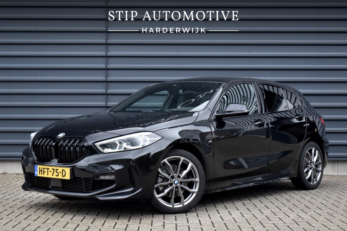 BMW 1-serie - 118i High Executive M Sport | M Sportstoelen | 18'' Velgen | Stoel + Stuurverwarming | Sfe - AutoWereld.nl