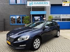 Volvo V60 - 1.6 D2 Summum 114PK|Origineel NL|Navigatie|Trekhaak|Automaat|Led|Cruise control|Bluetooth|