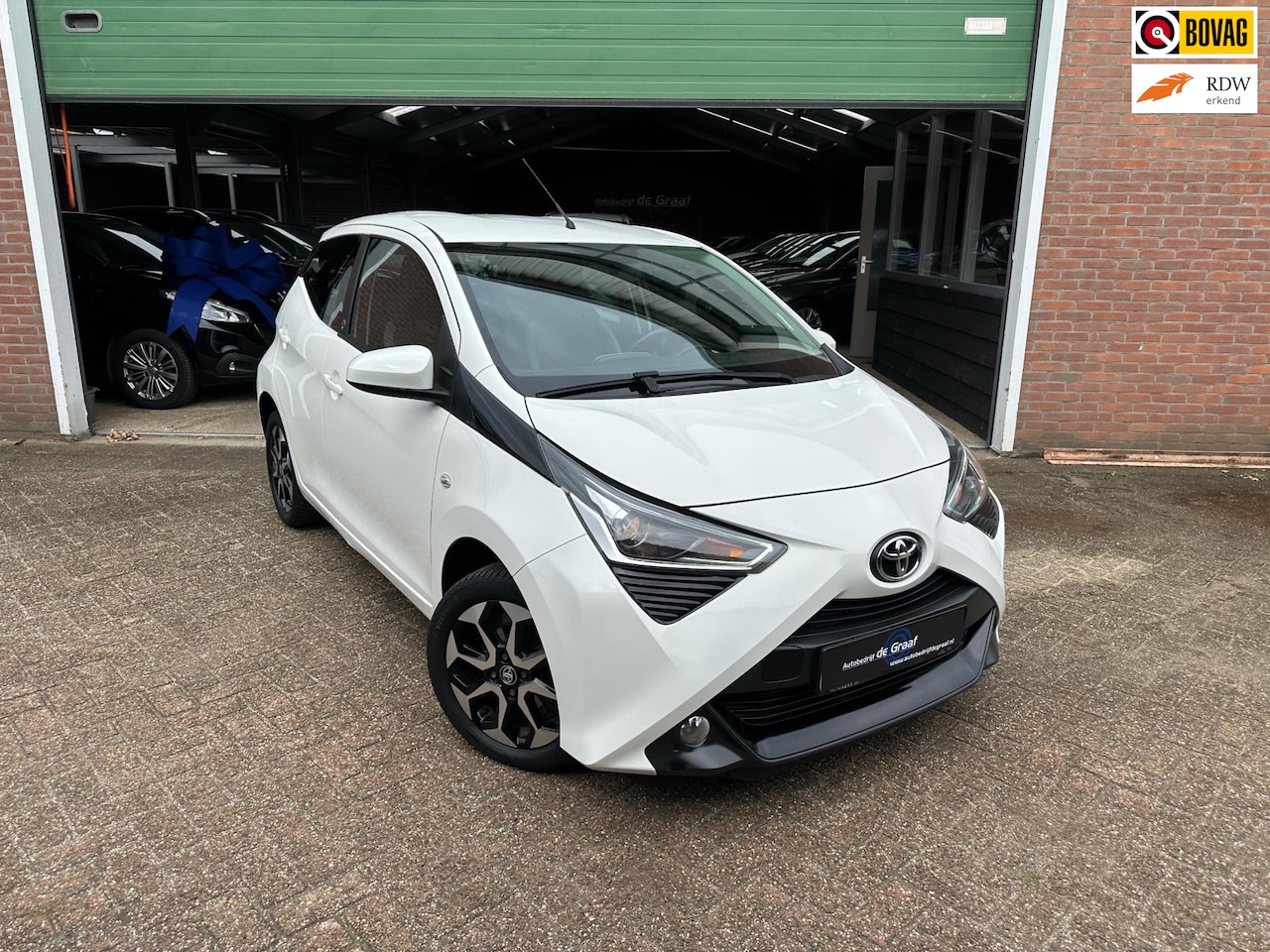Toyota Aygo - 1.0 VVT-i X-PLAY AUTOMAAT|CARPLAY/CAMERA | TEAM/ - AutoWereld.nl