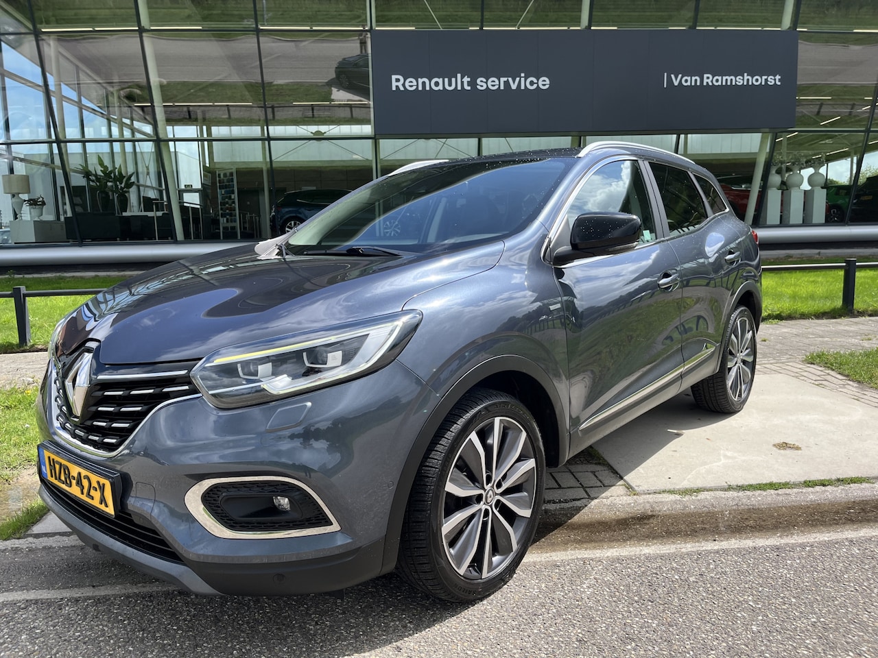 Renault Kadjar - 1.3 TCe 160 PK Bose / Dealer onderhouden / Trekhaak / Stoelverw. / Keyless / Camera / PDC - AutoWereld.nl