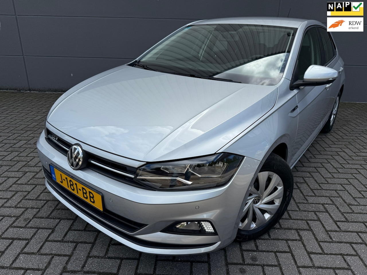 Volkswagen Polo - 1.0 TSI R-LINE Business*CRUISE*APK*NAP*NAVI*CARPLY*PARK SENSOREN - AutoWereld.nl