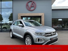 Volkswagen T-Roc - 1.5 TSI 150pk DSG Style | Dode hoek | Camera | Keyless | Elek. Achterklep | Rijklaar incl.