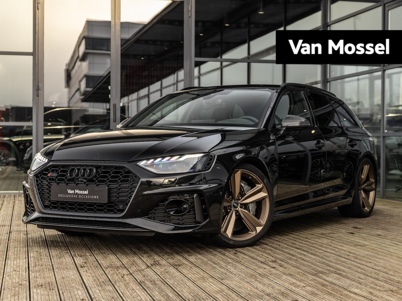 Audi RS4 - Avant 2.9 TFSI RS 4 quattro | AUDI EXCLUSIVE CARBON EXTERIEUR | CARBON INTERIEUR | KERAMIS - AutoWereld.nl